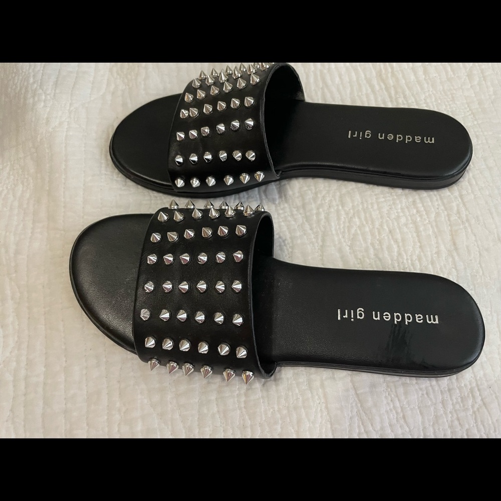 Madden Girl- sandals
